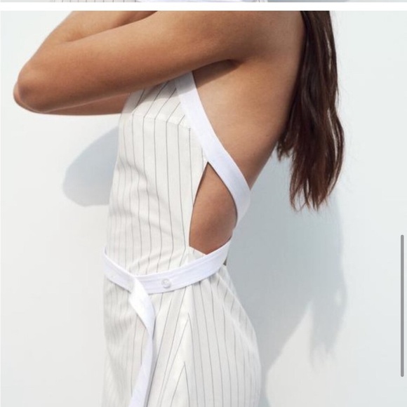 Spring /summer 🌺 NWT ZARA GABARDINE PINSTRIPE HALTER DRESS SIZE S
🚨PRICE FIRM - Picture 5 of 7
